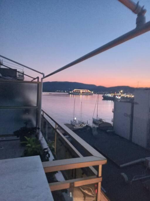 Cozy Seaside Penthouse With Sea & Mountain View. Apartment Volos Exterior photo